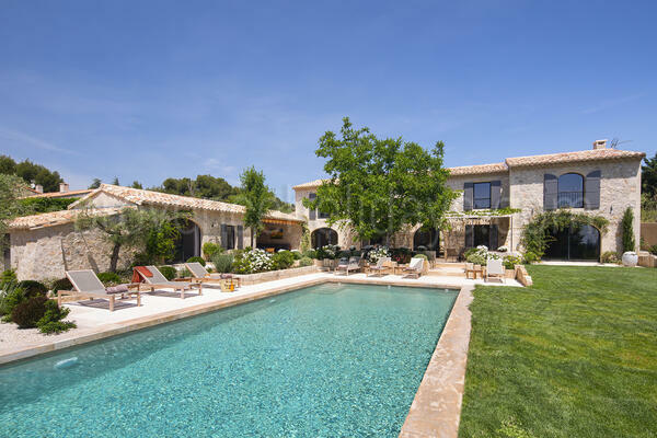 2024 Provence Holiday Homes and Vacation Rentals with Pool